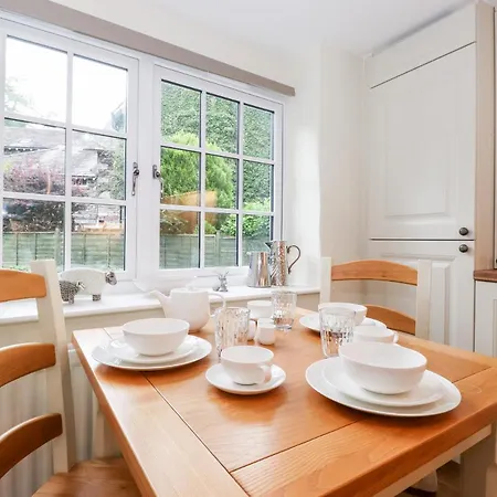 Holly אמבלסייד