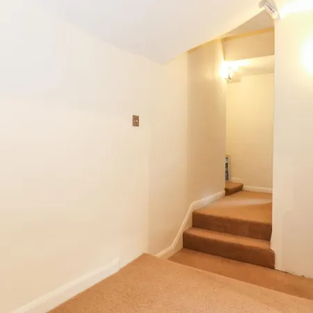 Holly אמבלסייד