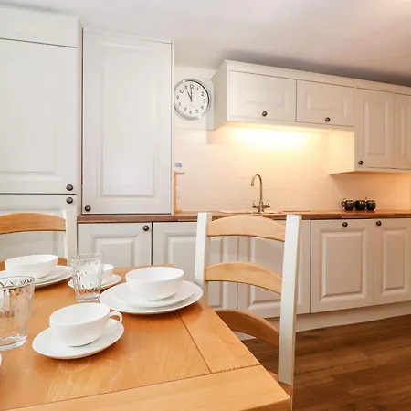 Holly * אמבלסייד